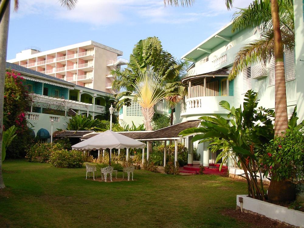 Doctors Cave Beach Hotel Montego Bay Exterior photo