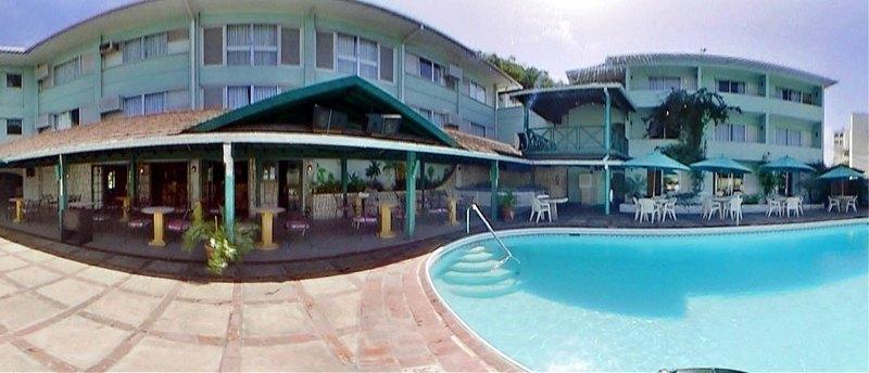 Doctors Cave Beach Hotel Montego Bay Exterior photo