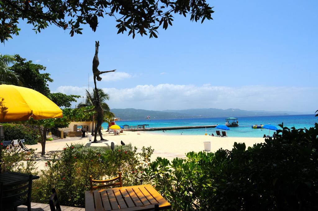Doctors Cave Beach Hotel Montego Bay Exterior photo