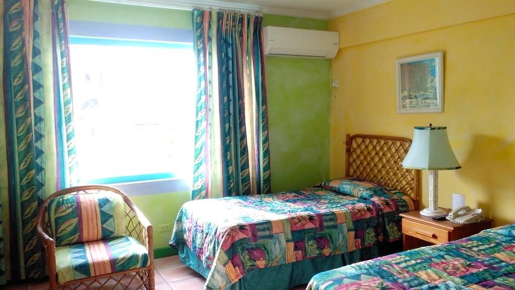 Doctors Cave Beach Hotel Montego Bay Exterior photo